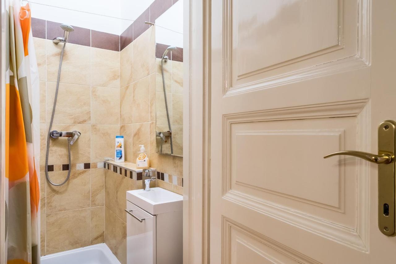 Berta - 4 Bedrooms, 3 Baths 布达佩斯 外观 照片