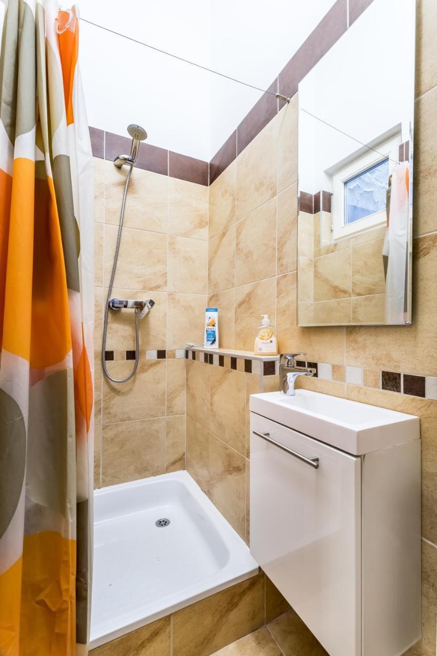 Berta - 4 Bedrooms, 3 Baths 布达佩斯 外观 照片